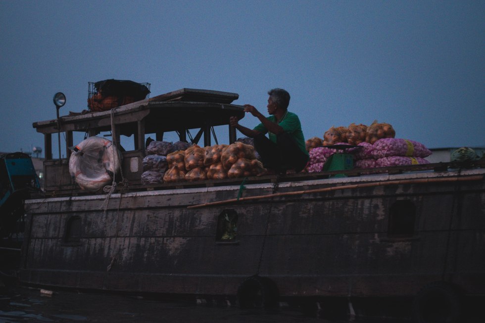 Can Tho Floating Market Tour