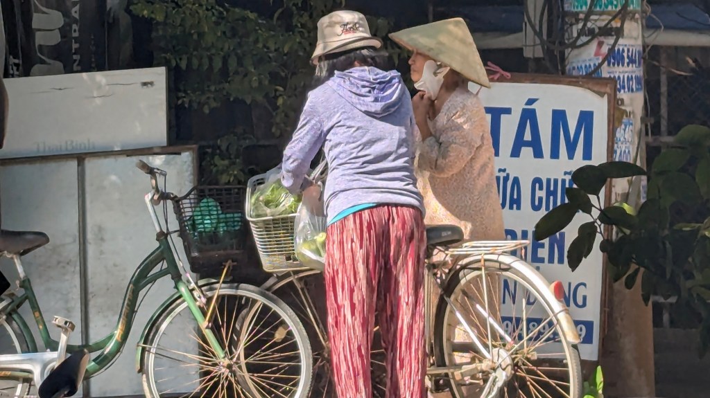 women at vietnam market